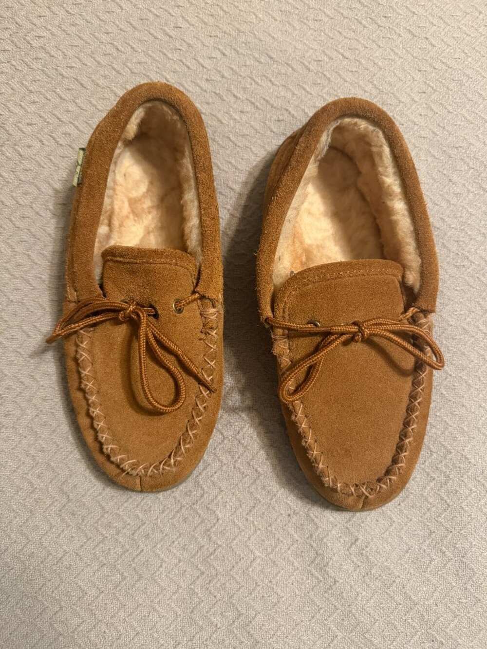 Cloud Nine sheepskin tie moccasins Sz 10 Women's
